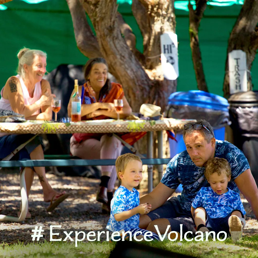 ExperienceVolca's tweet photo. The Experience Volcano Festival is a festival for the ohana! Wine for mom and dad, pupu for keiki and fun for all!

#experiencevolcanohawaii #experiencevolcano #experiencevolcanofestival #hawaii #festival #summervibes https://t.co/J3Plb4z7SN