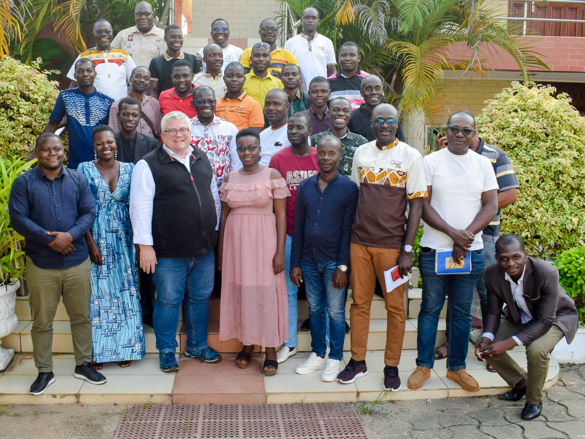 MAGNUS SCHMID, chef du projet ProCIV en lançant les activités de dissémination des innovations du secteur agro-alimentaire en C.I, a exhorté les producteurs de cacao, de banane plantain et de manioc, à intégrer ces innovations  dans la pratique de leurs activés.

#innovation