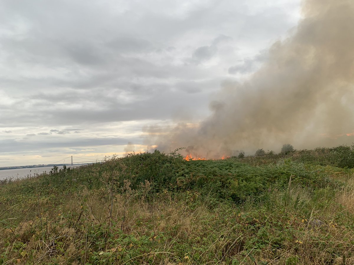 FireEngineer81's tweet photo. @Fieldsy1975 @HumbersideFire @jameshoggarth The first crew on were quick to start tackling, unfortunately access is limited. Two people told me they saw a group of youths in the area heading west, Not confirmed but but I would say suspected arson https://t.co/5KEEcc7h4y
