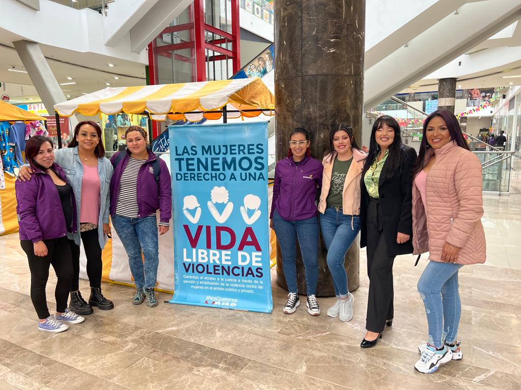 secredistmujer's tweet photo. 📣 La @secredistmujer acompañó a @Fund_Kintsugi y Fundación Alexandra Rada en la pasarela “Mujeres Valientes”, organizada para reconocer a las mujeres sobrevivientes de ataque con agente químico y víctimas de violencias.
 
#DaElPrimerPaso, @Bogota te acompaña a dar el segundo! https://t.co/0si6eEkcEE
