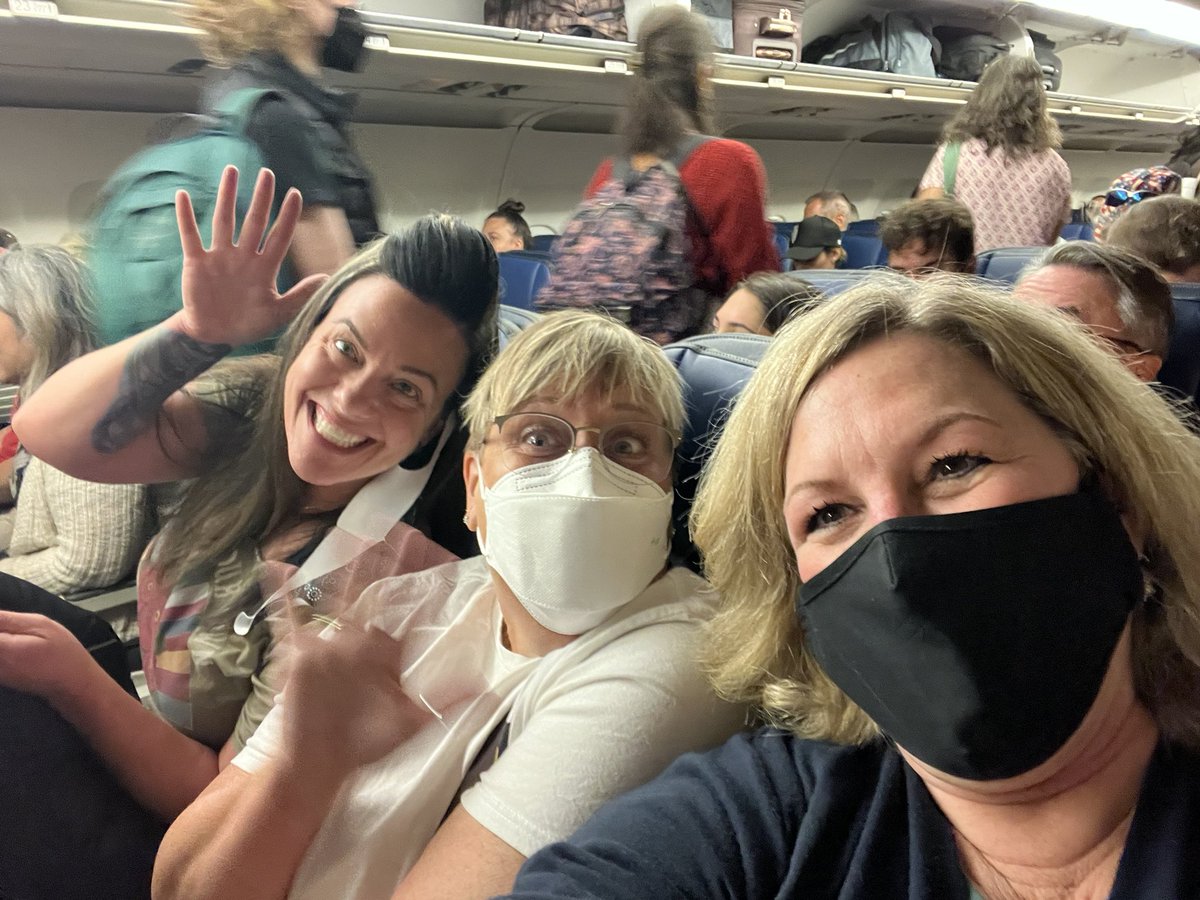 #TheBang2022  Wow, serendipity! Look who we found?!  💚 Love ya Taylor Harper!!!