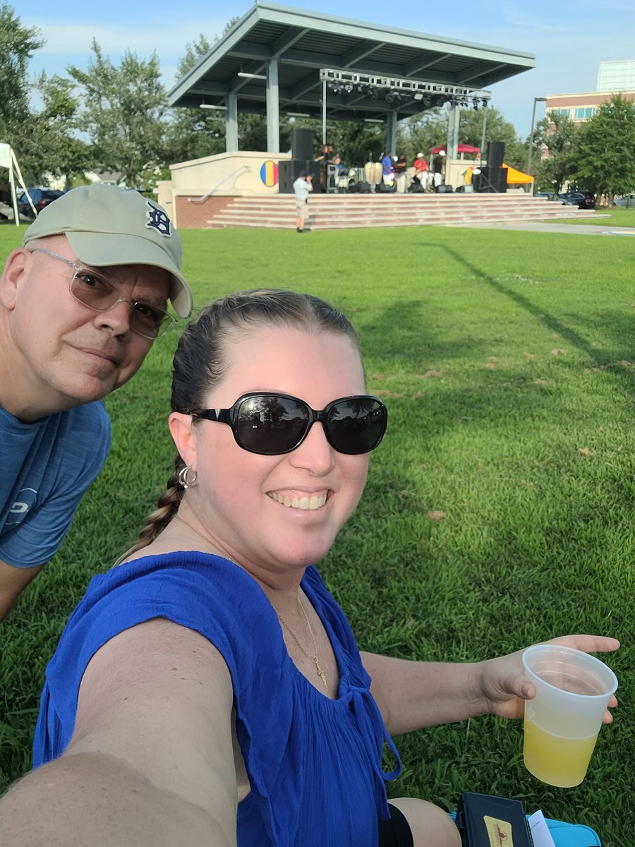 berc2000's tweet photo. Support MWR and hear some great music #SlapNation @TRADOCCSM @johnklinearmy @PaulFunk2 @TRADOC https://t.co/kDhIuoVxZf