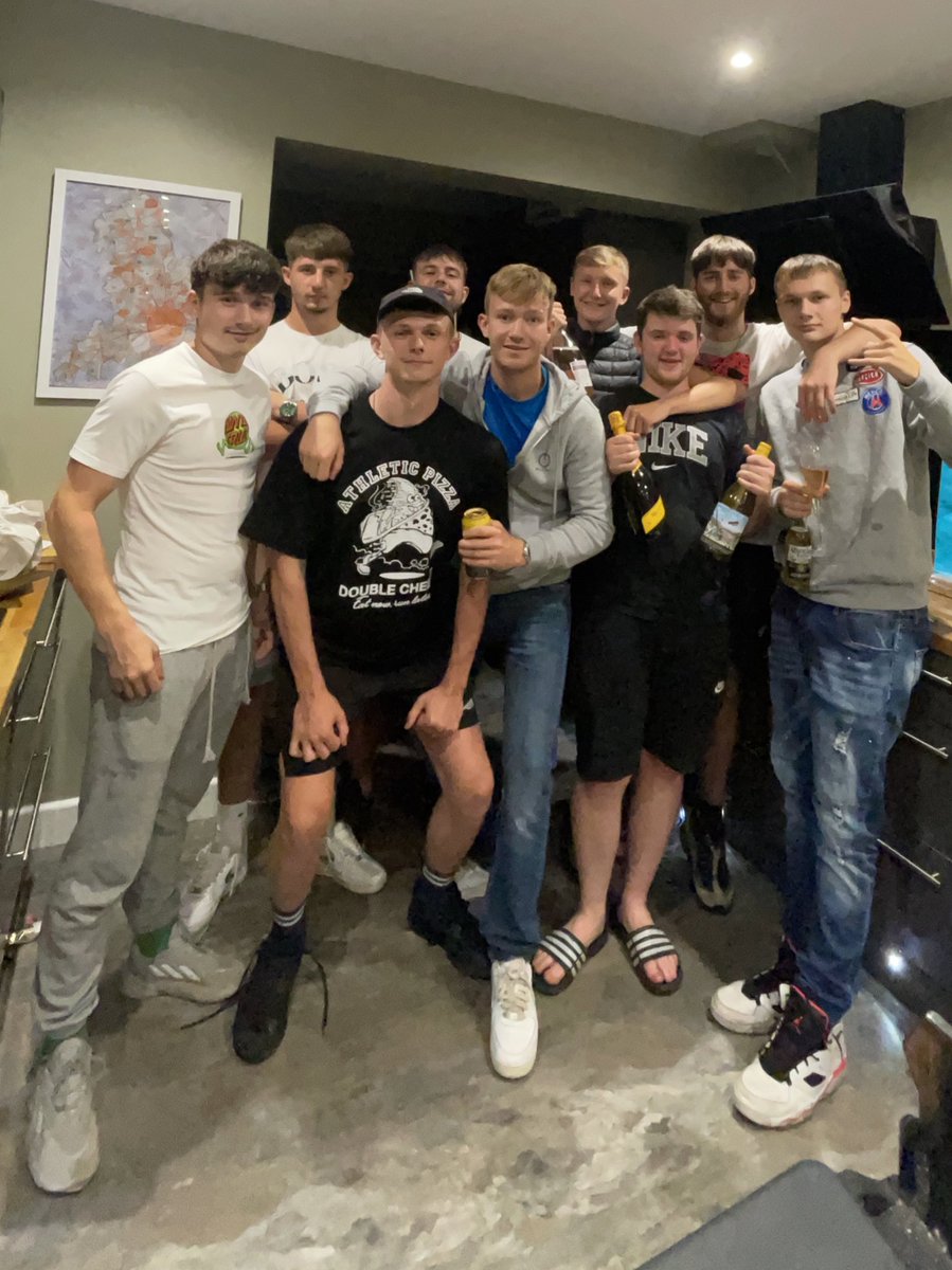 offenders_fc's tweet image. Team ❤️