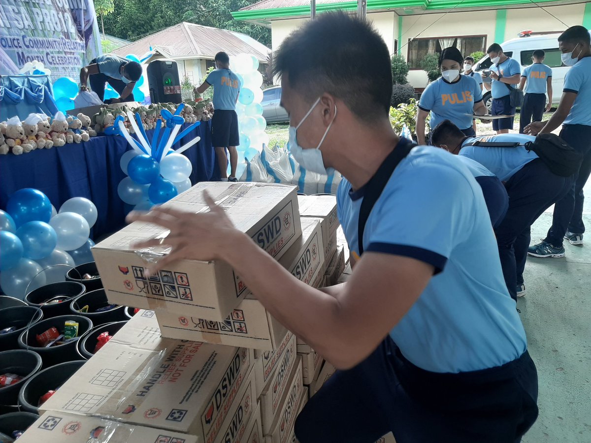 northcotPNP1's tweet photo. GRAND OPLAN KALINAW RELOADED GOES TO BRGY MALASILA, MAKILALA

Amas, Kidapawan City –  More or less Four Hundred residents from Brgy Luayan and Brgy Malasila in Makilala, Cotabato benefitted the Grand Oplan Kalinaw Reloaded Multi-Agency Task Force, today, July 23, 2022. https://t.co/DvLo1DvfWZ