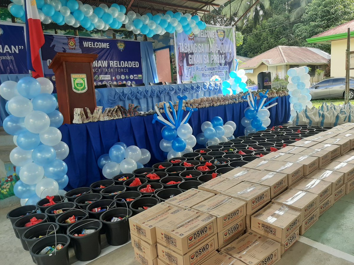 northcotPNP1's tweet photo. GRAND OPLAN KALINAW RELOADED GOES TO BRGY MALASILA, MAKILALA

Amas, Kidapawan City –  More or less Four Hundred residents from Brgy Luayan and Brgy Malasila in Makilala, Cotabato benefitted the Grand Oplan Kalinaw Reloaded Multi-Agency Task Force, today, July 23, 2022. https://t.co/DvLo1DvfWZ