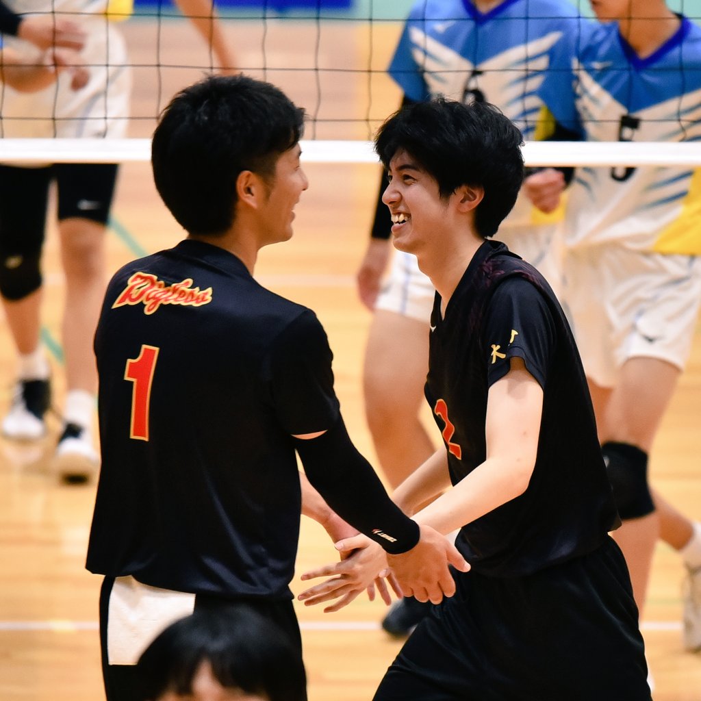 riccoVB_photo's tweet photo. 大学の時よりたくさん見れた😃
イケメンなのにいじりたくなる←
#能美汐志 選手
#Digless
#天皇杯 #大分県予選
2022.07.18 https://t.co/2C5UYZBm2t