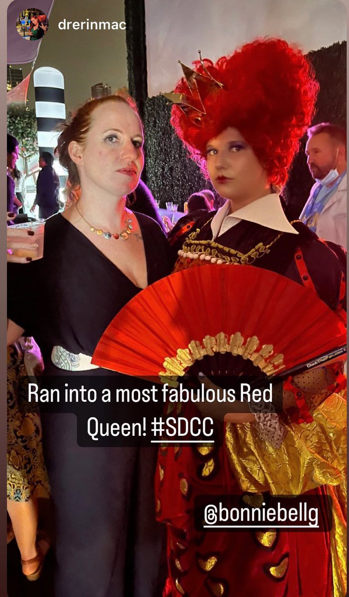 BonnieBellG's tweet photo. Queens in SPAAAAAACE!!!
#BurtonBash #SDCC #QueenofHearts https://t.co/qOl5DCiorZ