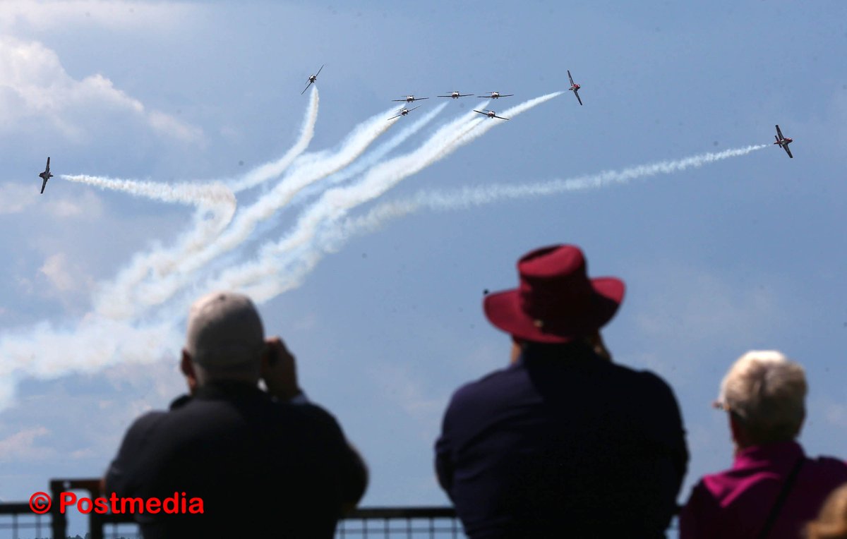 JimWellsphoto's tweet photo. .@CFSnowbirds perform at #WingsOverSpringbank Airshow #springbank #yyc #cochrane https://t.co/uoA3pICrTZ