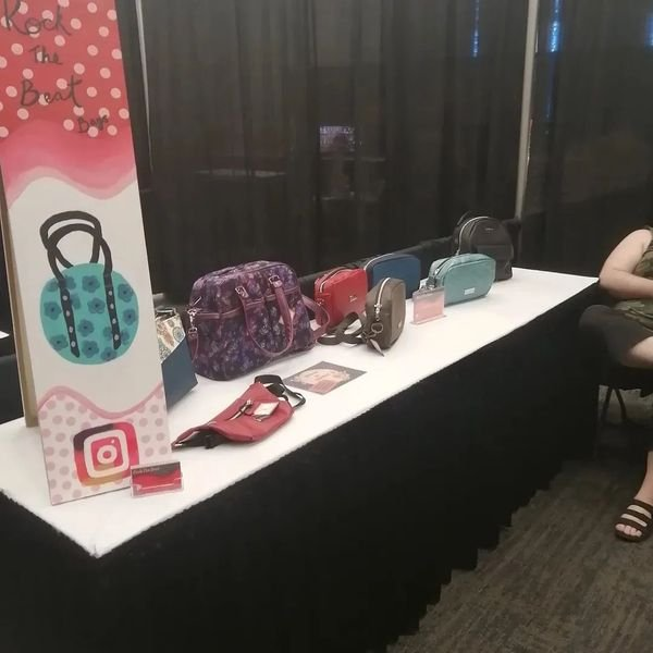 cindershad0w's tweet photo. The Makers Market At #kdays Is Not Getting Traffic. Seek this out there is 10+ Makers In this area not being noticed
These Are Hand Made Bags and Purses by Rock The Beat Bags
Help #yeg #localyeg
@crashandmars @1023nowradio
@ctvedmonton @GlobalEdmonton https://t.co/RNIhojqMAc