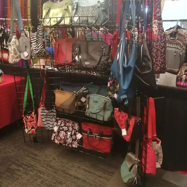 cindershad0w's tweet photo. The Makers Market At #kdays Is Not Getting Traffic. Seek this out there is 10+ Makers In this area not being noticed
These Are Hand Made Bags and Purses by Rock The Beat Bags
Help #yeg #localyeg
@crashandmars @1023nowradio
@ctvedmonton @GlobalEdmonton https://t.co/RNIhojqMAc