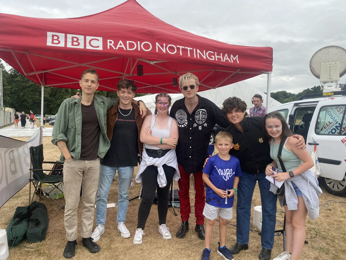 kimberleyeddy's tweet photo. Thank you @TheVampsband for taking time out your busy day to speak to my two children and have pictures with them - it made their day @splendourfest https://t.co/CsMP3JlQXk