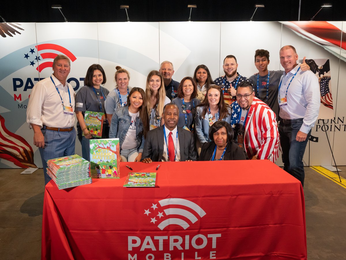 LisaSSmiley's tweet image. At @TPUSA's #SAS2022! Grateful to meet @RealBenCarson and have him sign my copy of his  children's book, 'Why America Matters.' My kids will love it!

Thanks @PatriotMobile for hosting Dr. Carson's book signing at the booth.