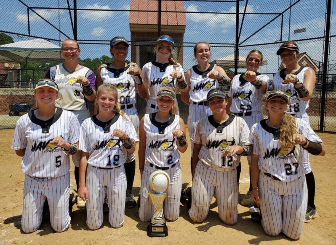 Havok_2024's tweet photo. So proud of these ladies who fought hard in over 100 degree temps to bring it home for Havok!! @HavoKSoftball @HannahBolt02 @OliviaGolliday @FaulconPaige @KateMarshall77 @BellaTortoriel1 @simpsonanna19 @HaylieShelton_8 @GraceUrban99 @alexgiesen12 @Kimberl11707203 @Morgan98402983 https://t.co/QYH3T83OFy