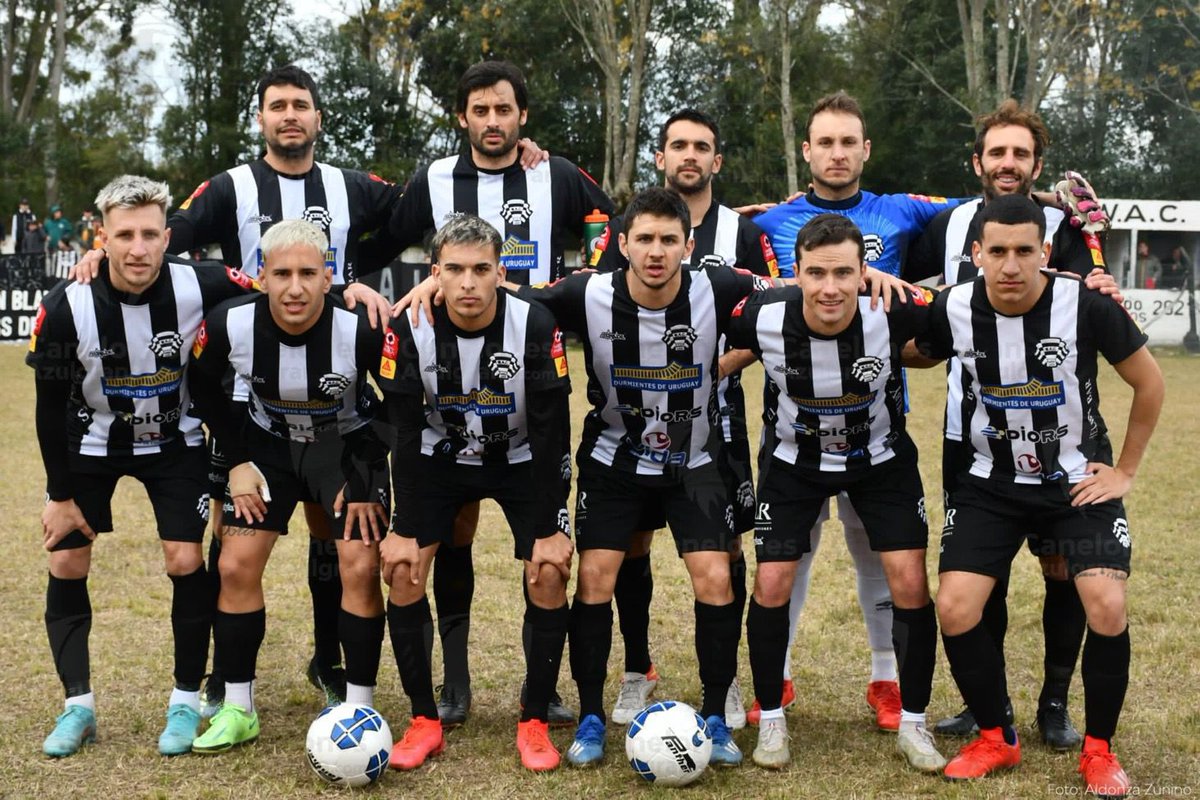 SoloOfi's tweet photo. Wanderers de Santa Lucía entre los 8 mejores del Interior luego de ganarle a Huracán de Paysandú 4 a 1 como local , la ida había terminado 1 a 1 . https://t.co/GfQvQ77Y5m