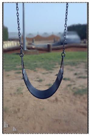 عن داود بن أبي هند قال:
رأيت الشعبي يترجّح في أرجوحة؛ فقلت: ما هذا يا أبا عمرو؟! قال: هو جيد لوجع الظهر! 😊
النوادر والنتف لأبي الشيخ ٦٥٩ .