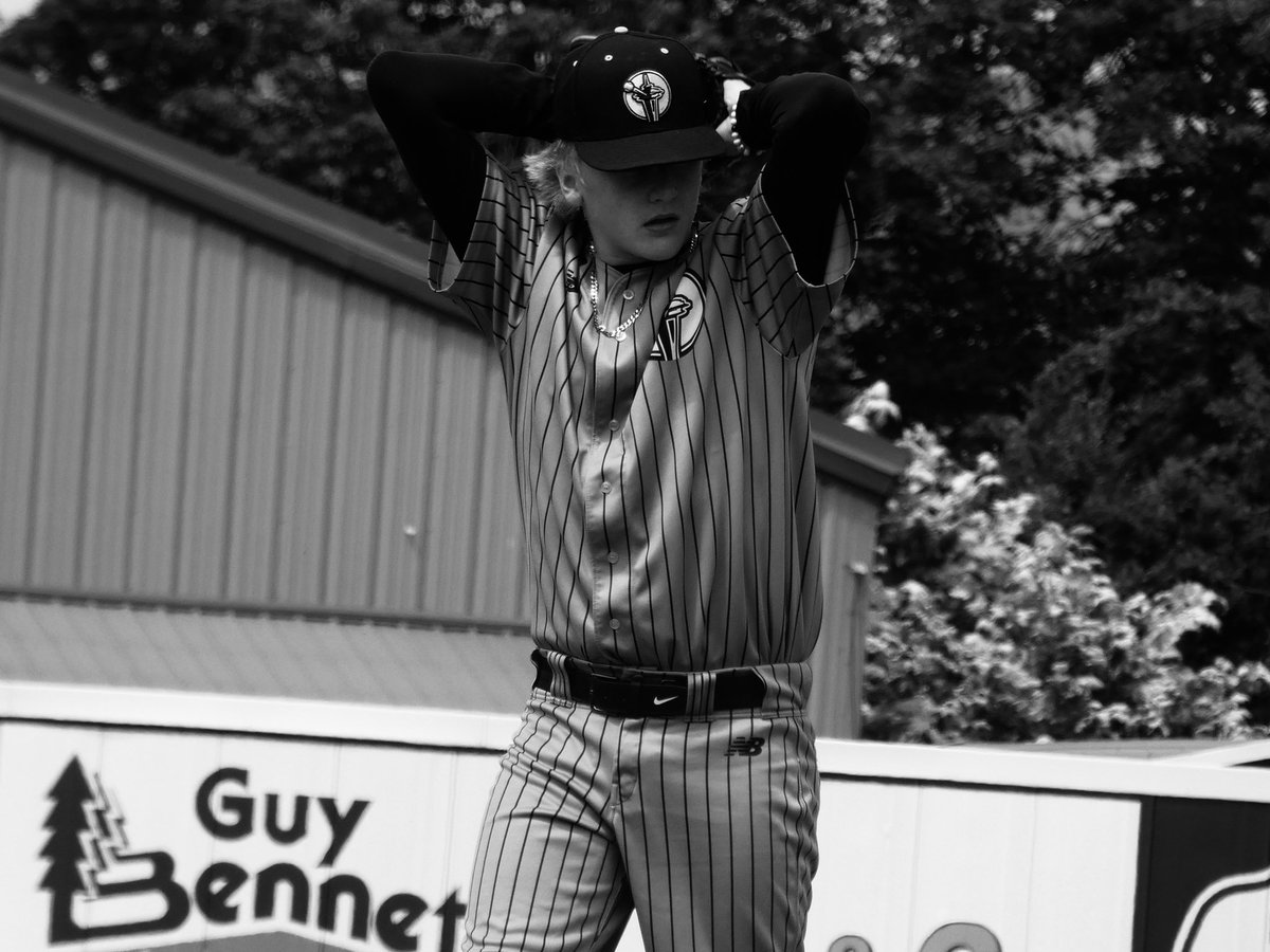 Benz Baseball (@benz_baseball) on Twitter photo Benz wins 3-1 at Gonzaga. Multi-hit games by β23 <a href="/DawsonSantana1/">Dawson Santana</a> (UC) and β22 <a href="/MasonSpellecy1/">Mason Spellecy</a> (<a href="/TBird_Athletics/">Mesa Thunderbirds Athletics</a>) behind 5 quality innings (0ER, 6K) from β23 <a href="/TreyNewmann/">Trey Newmann</a> (UC). β24 <a href="/DomHuffman_2024/">Dominic Huffman</a> (UC) slammed the door (2IP, 0ER, 2K). Benz wins 3-1 at Gonzaga. Multi-hit games by β23 <a href="/DawsonSantana1/">Dawson Santana</a> (UC) and β22 <a href="/MasonSpellecy1/">Mason Spellecy</a> (<a href="/TBird_Athletics/">Mesa Thunderbirds Athletics</a>) behind 5 quality innings (0ER, 6K) from β23 <a href="/TreyNewmann/">Trey Newmann</a> (UC). β24 <a href="/DomHuffman_2024/">Dominic Huffman</a> (UC) slammed the door (2IP, 0ER, 2K).
