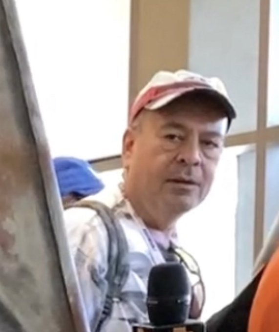 2 pic. San Diego Comic Con https://t.co/YElzRYVA7j<a href="/tag/pokemonscarletviolet"class="tags"><span>#pokemonscarletviolet</span></a>