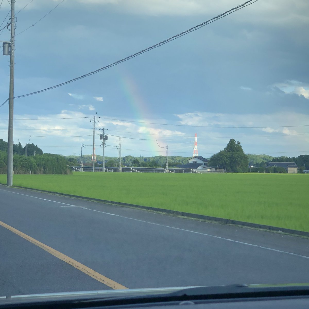 Tsyoga1's tweet photo. 今日は

出張ヨガレッスン　

ランチ付き

からの

滝と川とお参り

楽しみ〜

#🌈 https://t.co/GtgXDRX0YU