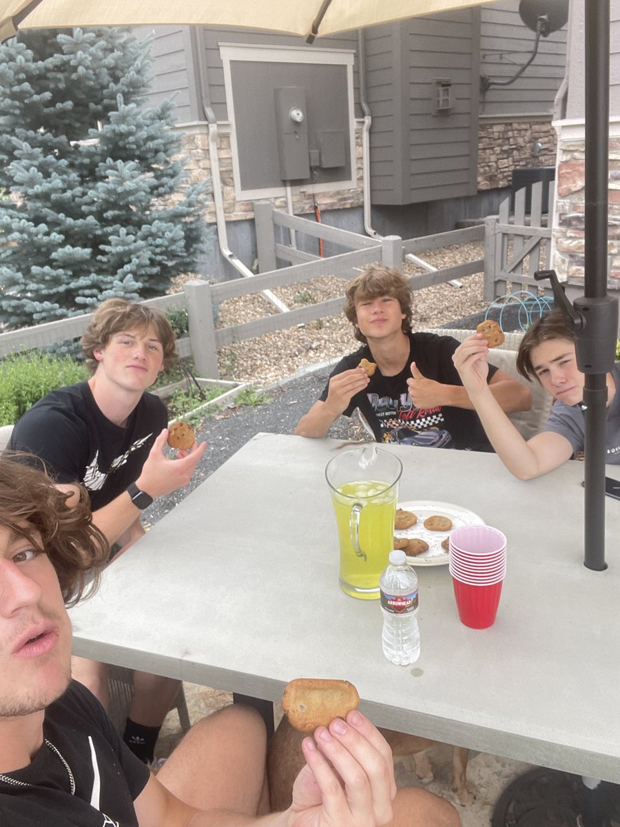 Bulky_Babes tweet media