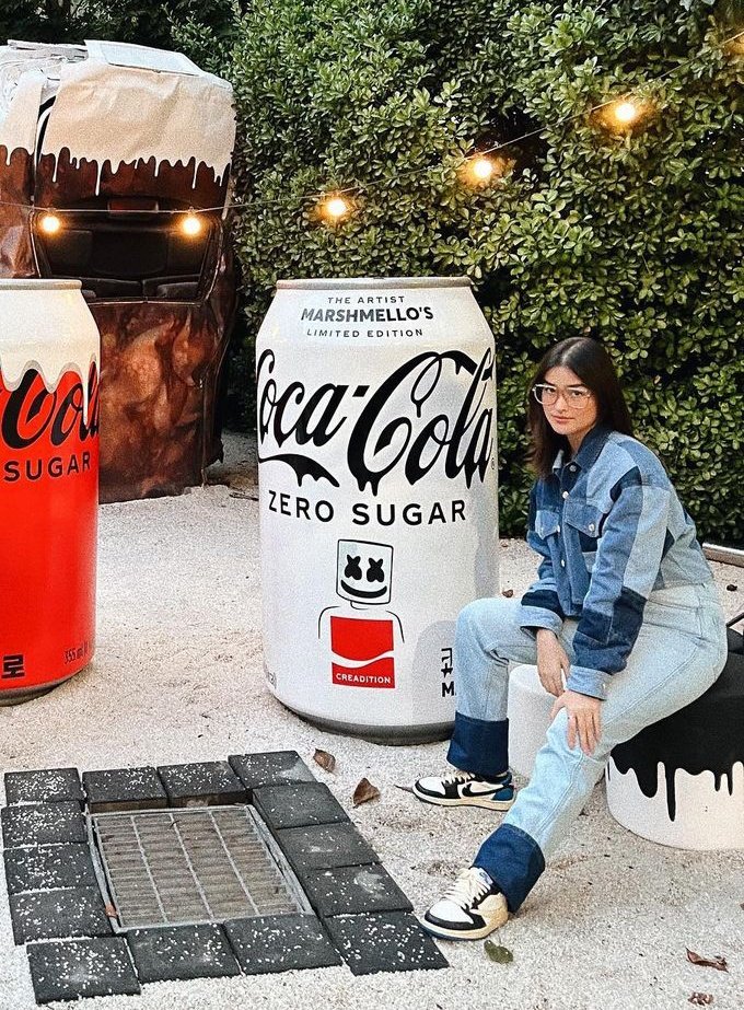 #LizaSoberano and American music producer and DJ @marshmello followed each other on Instagram. I think they met at #CocaColaXMarshmello Launch House Party ??!!!