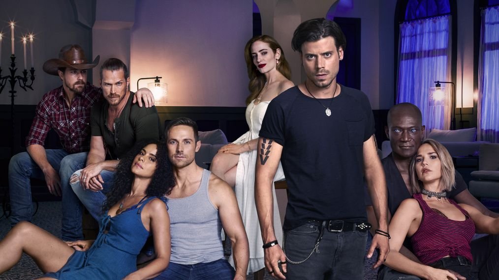 k50cullen's tweet image. In 2017 and 5 Years Ago, #MidnightTexas premiered on @nbc on this day and ended too soon RT and Like if you love this show. (@ArnaudArchives, @DylanBruce, @JasonLewis, @ParisaFH, @ArielleKebbel, @YulVazquez, #SeanBridgers, @PMensahOnline, @sarahramos, @monicabreen,