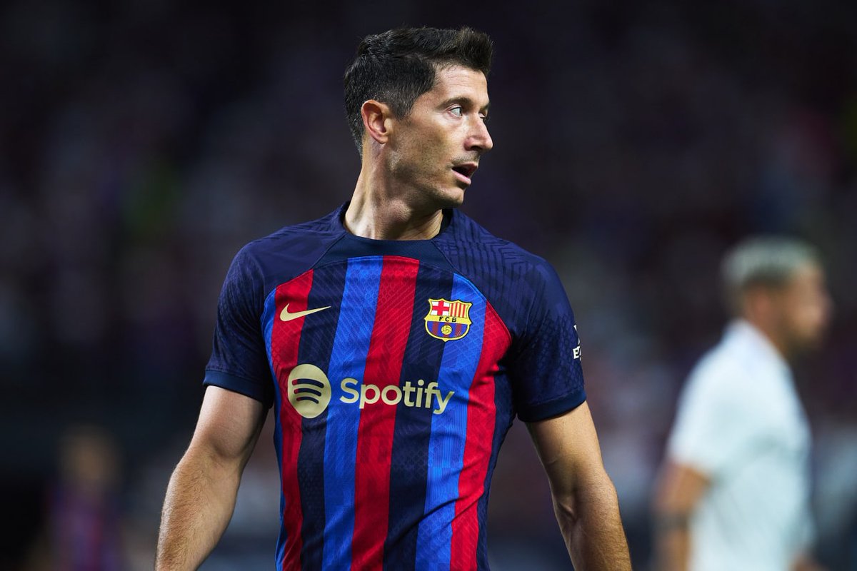 mercatobarca's tweet photo. @FCBarcelona_es 🔄 Substituciones:

⬆️🟢 O. Dembélé, Aubameyang, Balde, Kessie, F. De Jong
 
⬇️🔴 Ansu Fati, Lewandowski, Christensen, Jordi Alba, Gavi https://t.co/OIoecmgGGl