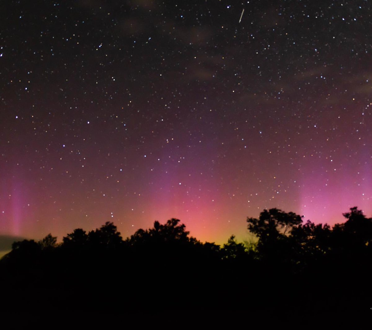 Avinography's tweet photo. Northern Lights
 #muskoka #aurora #auroraborealis #theweathernetwork #ontario #auroraalerts #auroraforecast https://t.co/hRwsBTTXv7