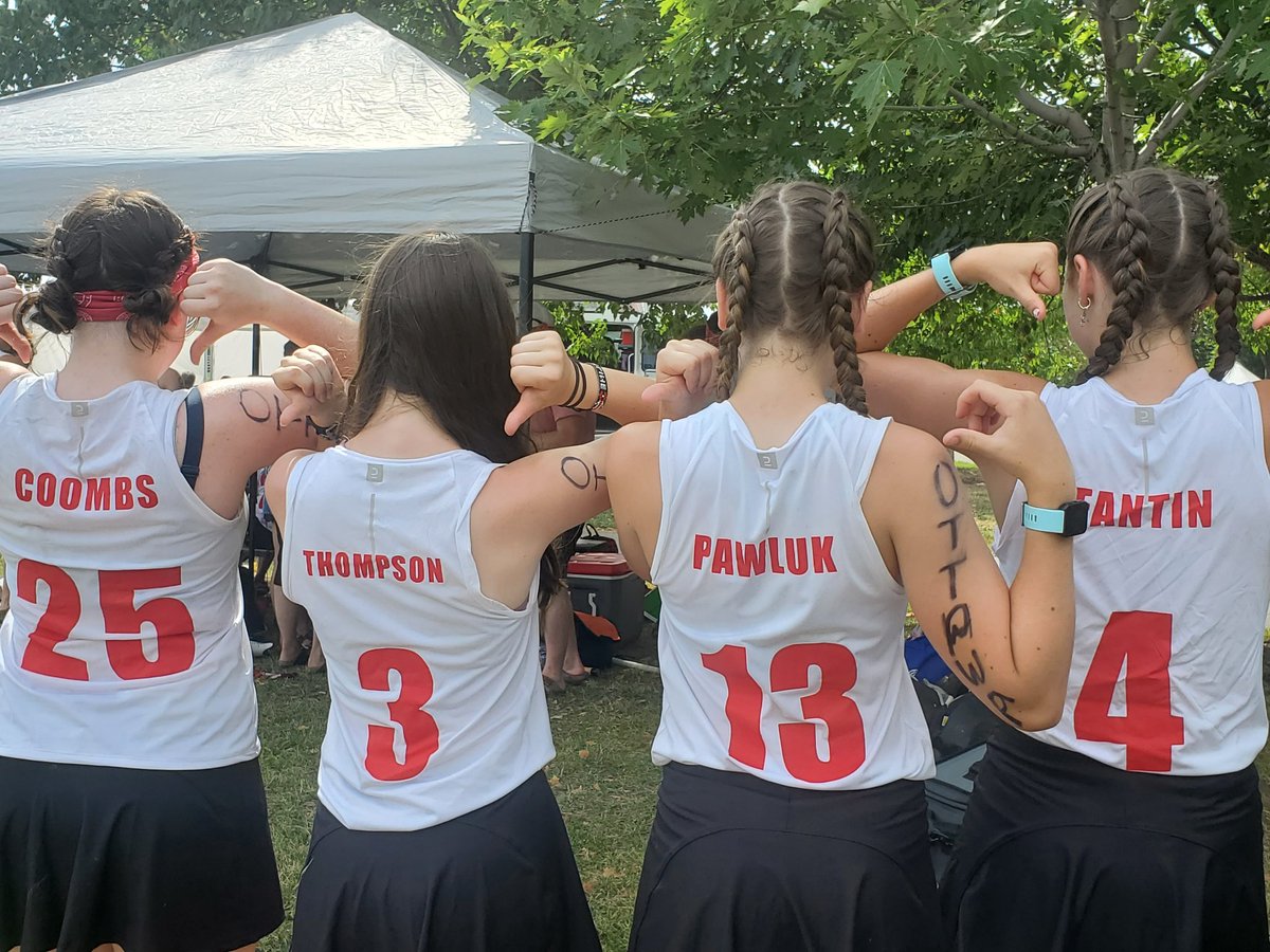 ChelseaFHC's tweet image. Our Chelsea U16 girls representing! #fieldhockey  #fieldhockeycanada @SeeWhatSheCanDo