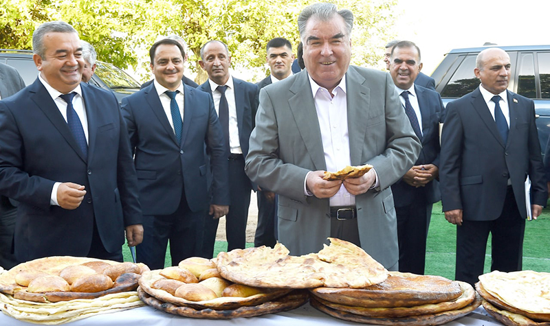 tajikistantime1's tweet photo. Хатлон: Ҳам дар кишоварзӣ, ҳам дар саноат дастовардҳо беназиранд - https://t.co/xgT00WRK7k https://t.co/qIR3j5FjSa