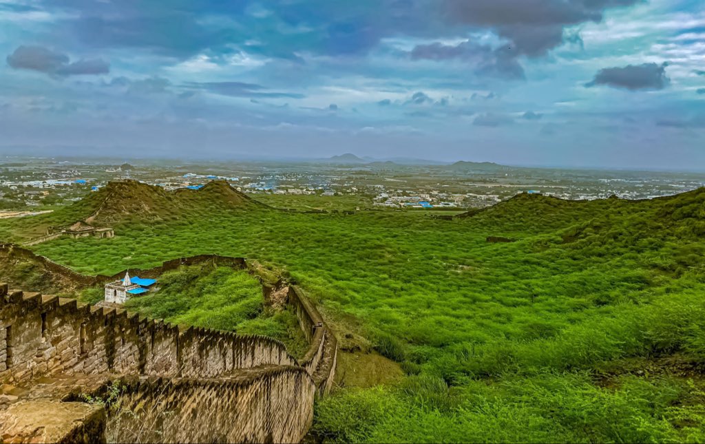 ભુજિયા ડુંગર, કચ્છ..

#Gloriousgujarat #gazabgujarat