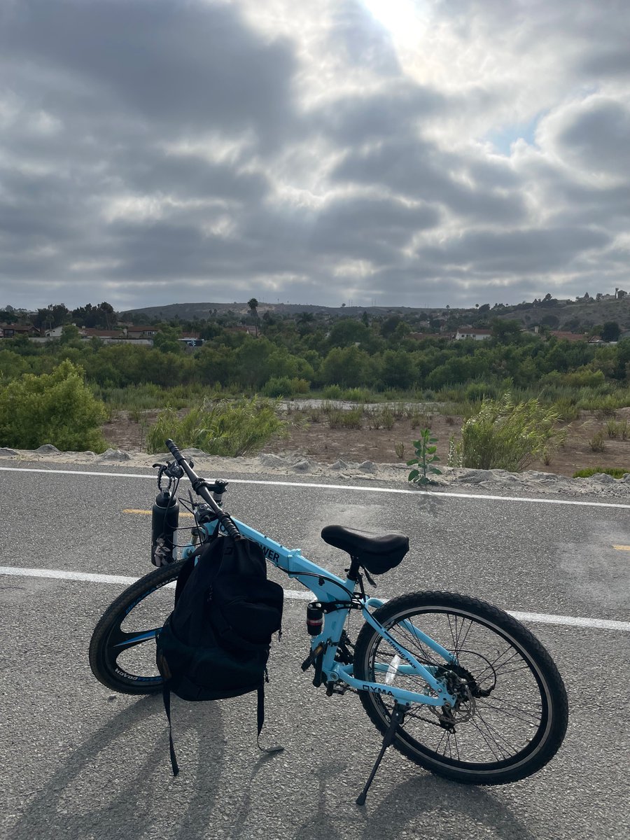 smoothpapas's tweet photo. if i pedal fast enough i could beat my car in a race #chevrolegs https://t.co/6Py6v4rPPn