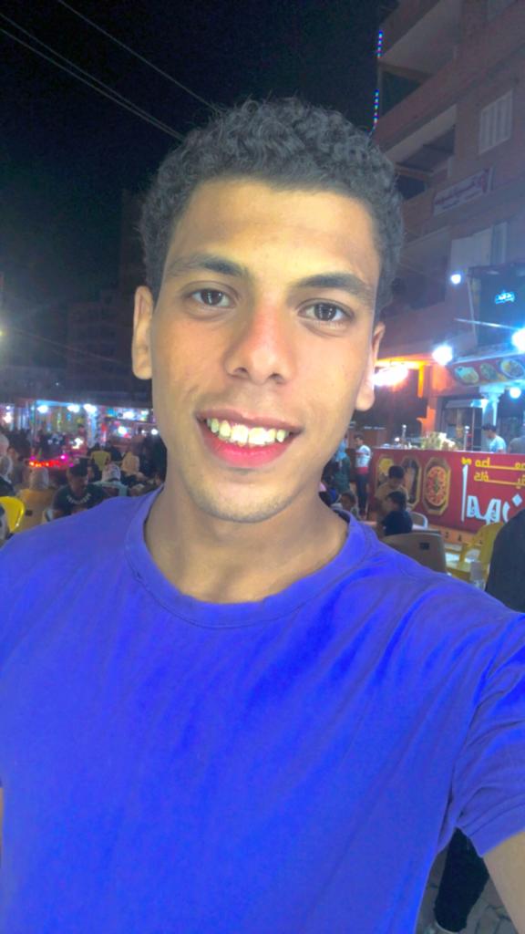 مش منير لكني الكينج 😂💜