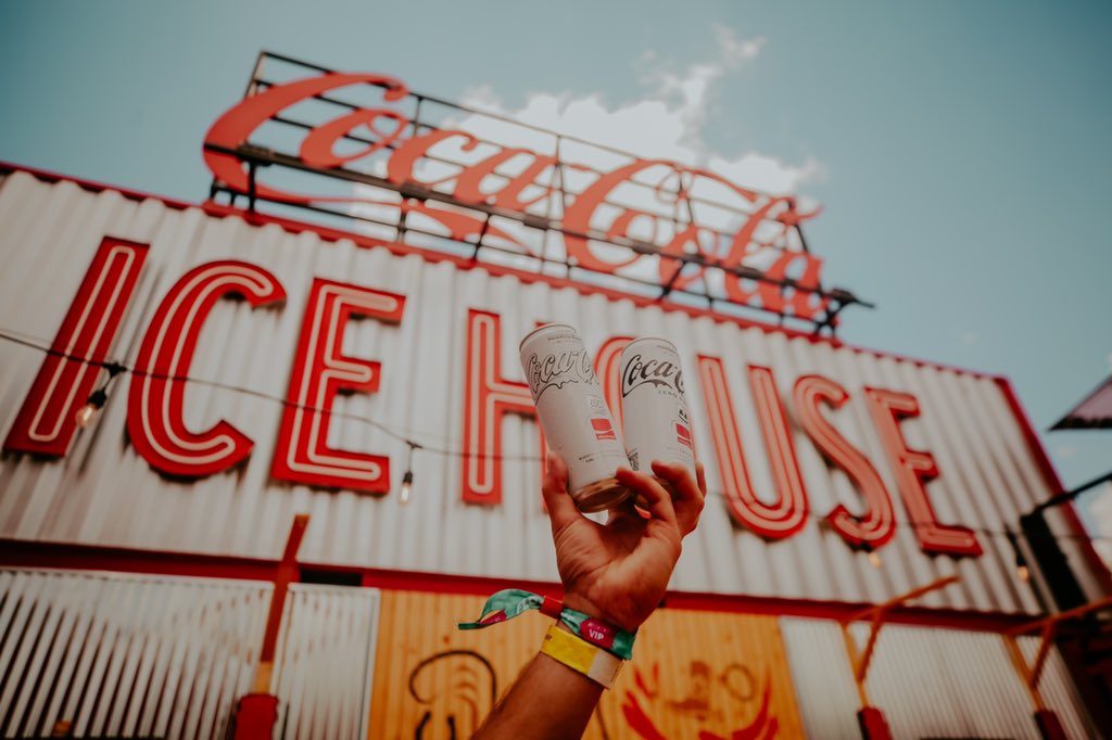 Y’all thirsty #FloatFam? Go grab some <a href="/cocacola/">Coca-Cola</a> while it’s still cold 😋❤️🤍 📷: <a href="/gabydeimeke/">Gaby Deimeke</a>