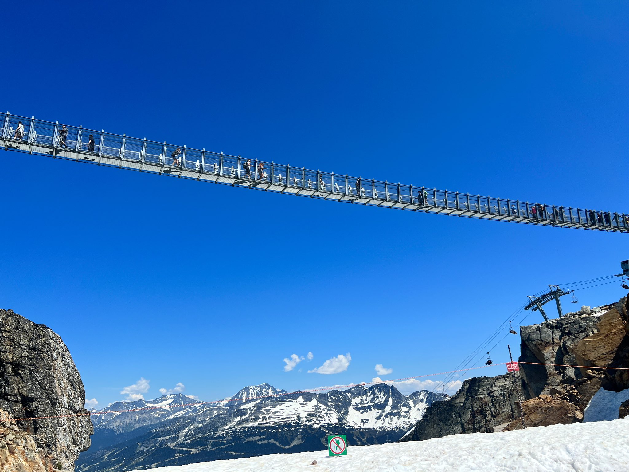 1 pic. I’m very scared of heights but the views from the Whistler peak suspension bridge and lookout were worth the nausea and clammy hands. https://t.co/xGicgexmLg