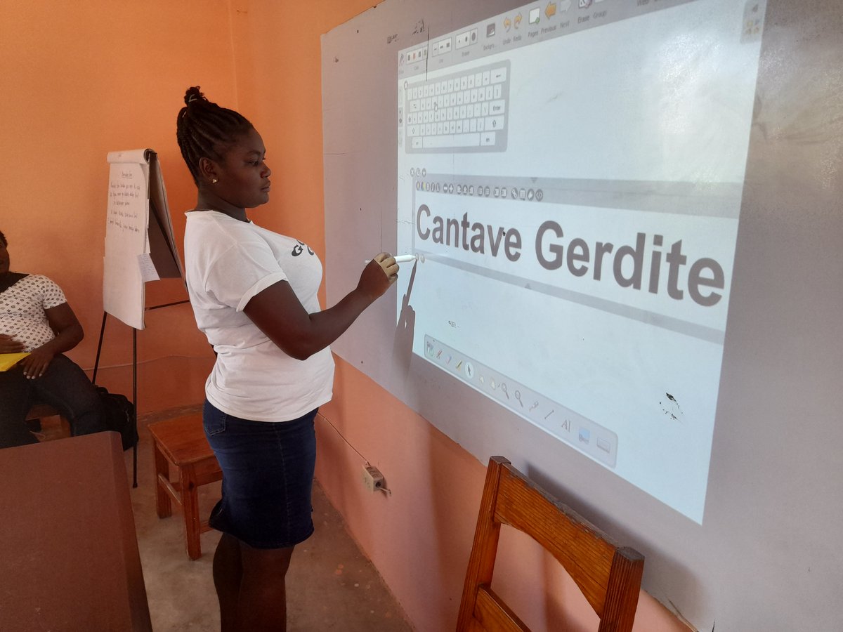 Deuxième session de formation sur le numérique à l'EFACAP de Mirebalais.