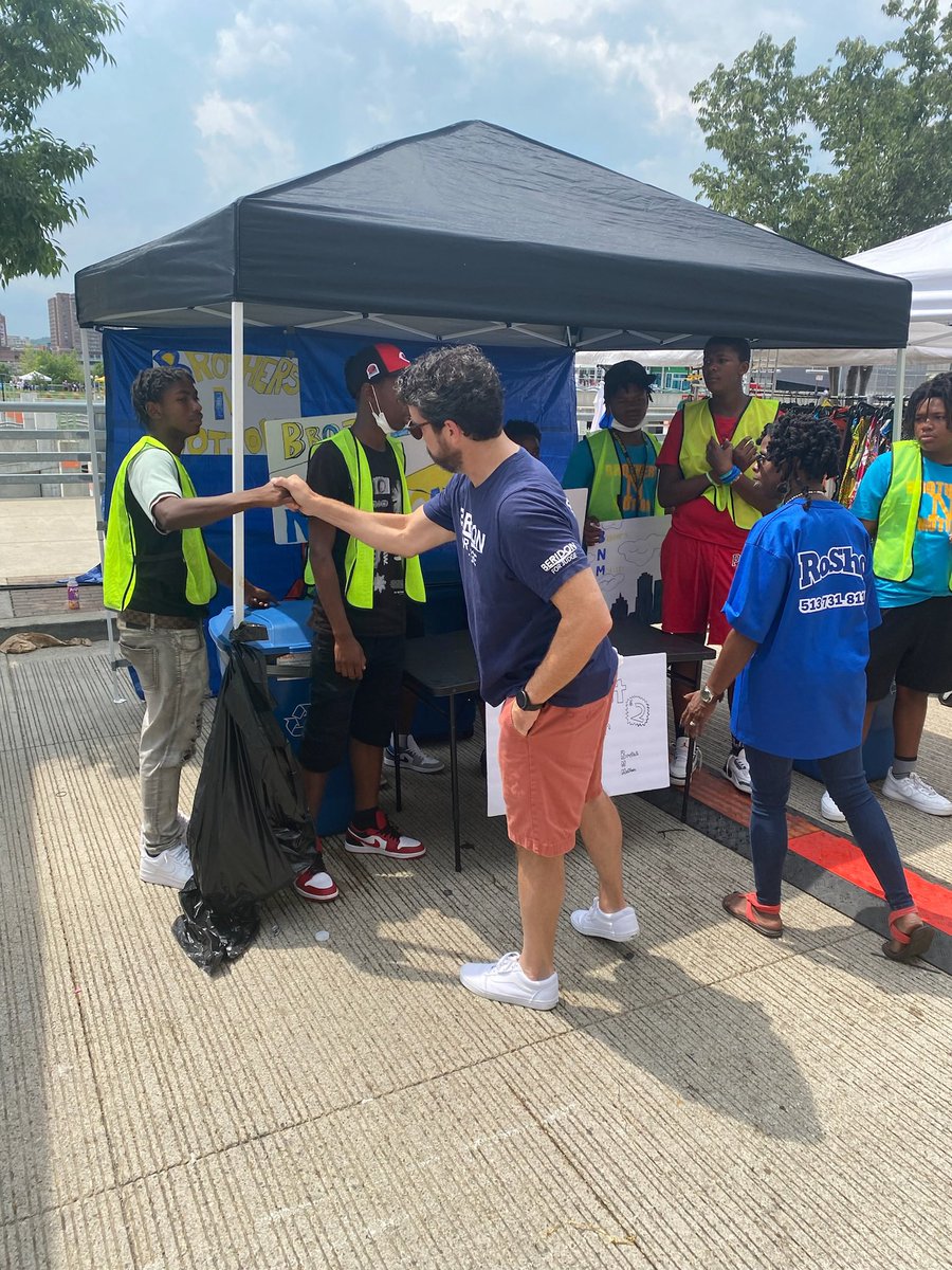 tomberidon's tweet photo. Great seeing @IrisRoley @jeffreysms @VoteLandsman @RickellforJudge @kinsleyforjudge @VaderMixx @Isaacsohn at #cincysoul https://t.co/Kpa0bjgEbU