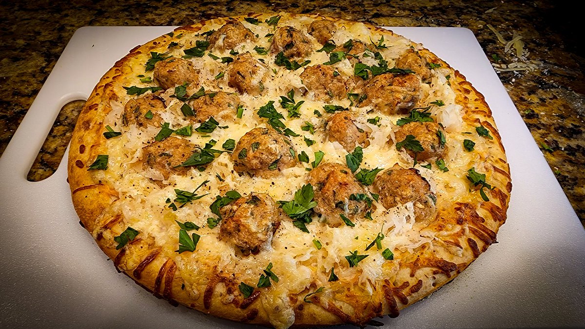 TheEricButts's tweet photo. WOW! Back on that #TMNT #Pizza cookbook kick for #TeenageMutantNinjaTurtlesShreddersRevenge! Today is the #TurkeyMeatball & #Sauerkraut pizza with a #ThousandIsland dressing, #SwissCheese and #Parsely! It is DELICIOUS! 🤤🤤🤘🍻🎸
#Pizzas #PizzaParty https://t.co/YcSsLCHJf5