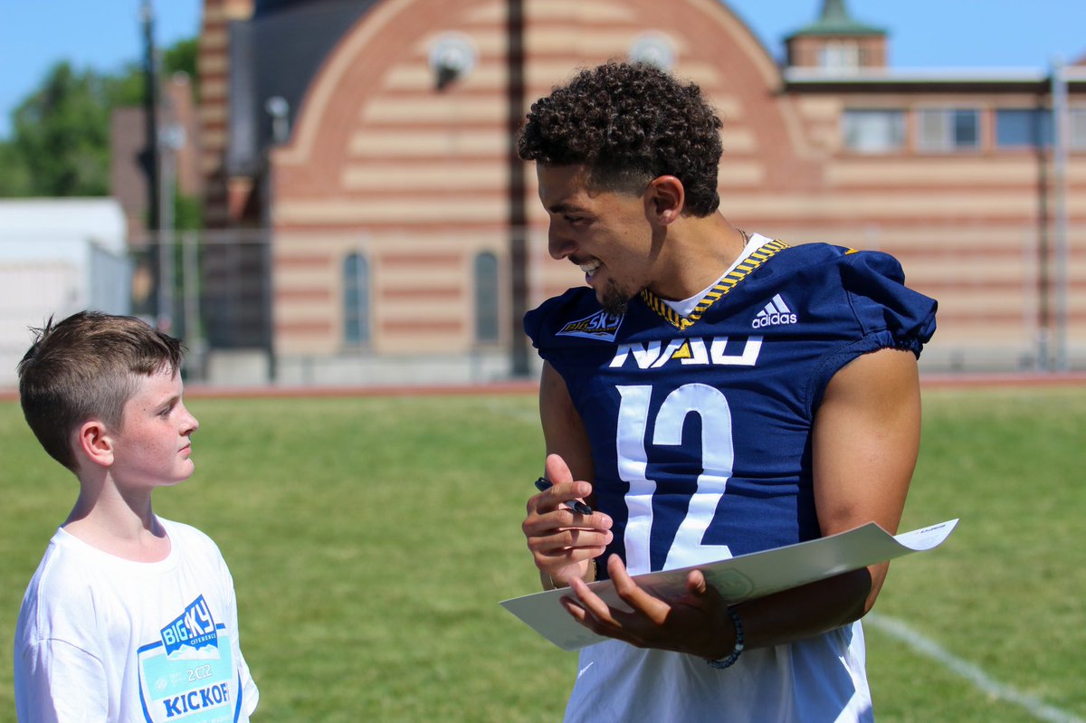 NAU_Football's tweet photo. 🏈 + ✍️ at the #BigSkyKickoff!

#RaiseTheFlag | #CHOP https://t.co/edZ9GZfMJD