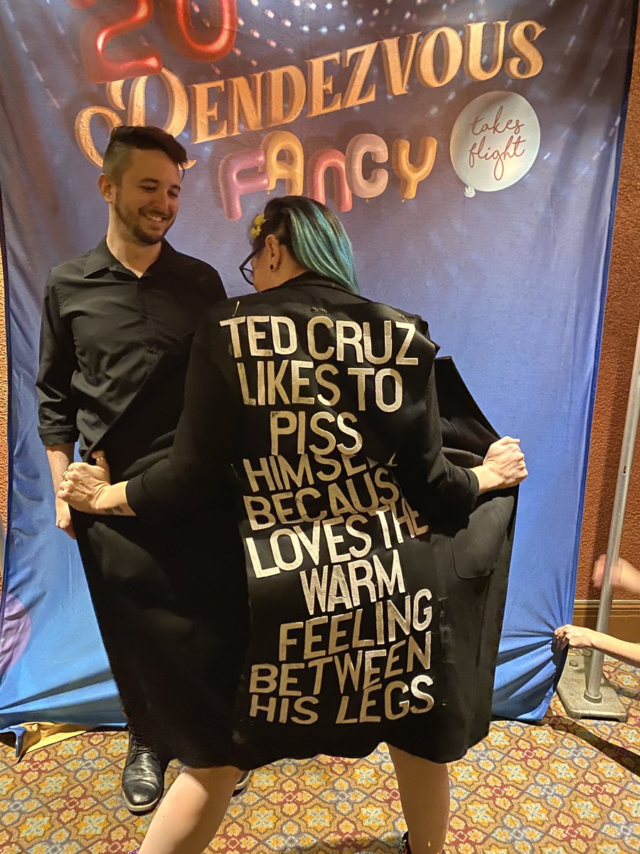 calamityshoppe's tweet photo. I'm fully obsessed with myself and @MBMBaM also fuck @tedcruz.
@JustinMcElroy @griffinmcelroy @travismcelroy #FancyTakesFlight #mbmbam #SDCC22 #theadventure #20rendezvous @MaxFunHQ #podcast @TheZoneCast https://t.co/lRlhtxrOQk
