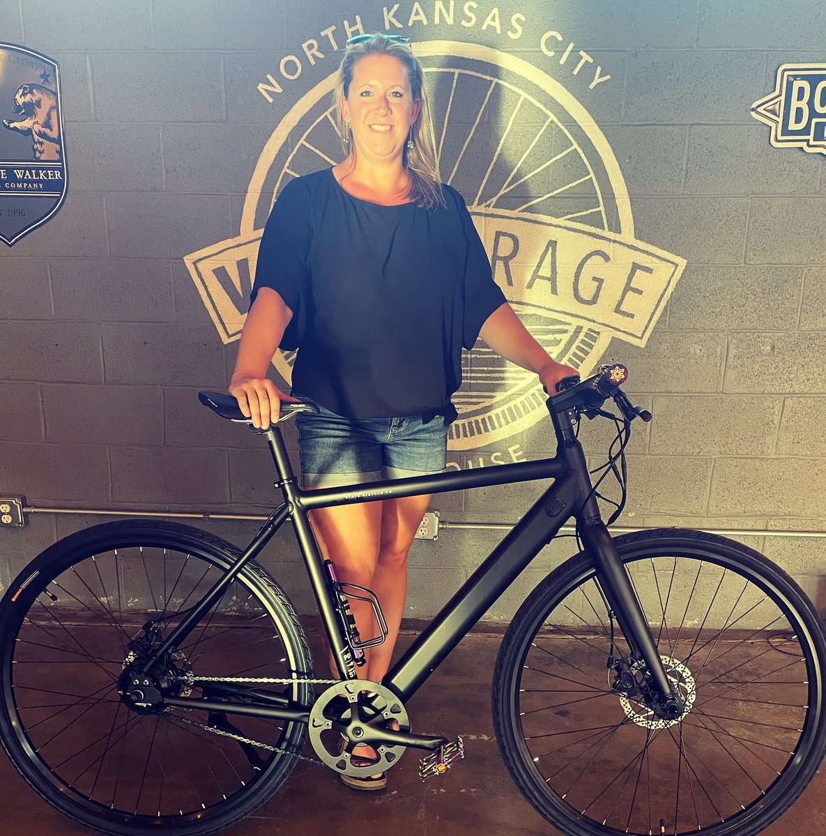OneEyedz's tweet photo. @VeloGaragekc got itโs first batch of @StateBicycleCo 6061 eCommuter bikes on Thursday. Sold their first one today. Happy #newbikeday Kristina! #
#ebike #electricfyyourride #exploreyourstate https://t.co/3OkVNTdSQG