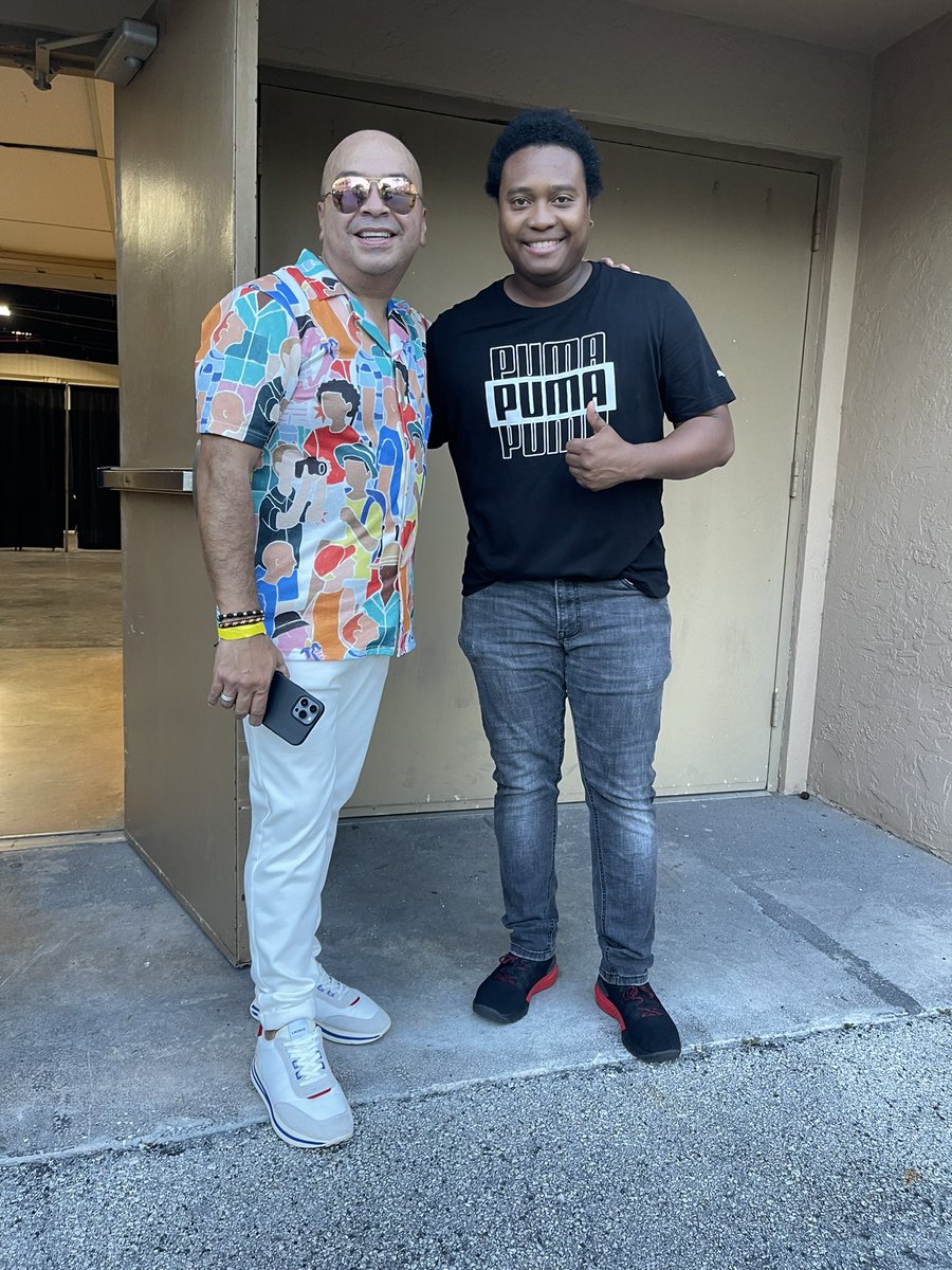 Con el maestro <a href="/diegogaleglobal/">Diego Galé</a>, un placer conocer un titán de la percusión latina.