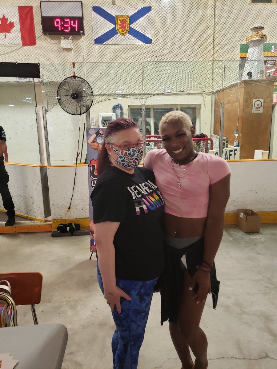 I just met @SonnyKissXO and she is just oh my gawd amazing. She hugged me TWICE. I am just all up in my gender euphoria right now.