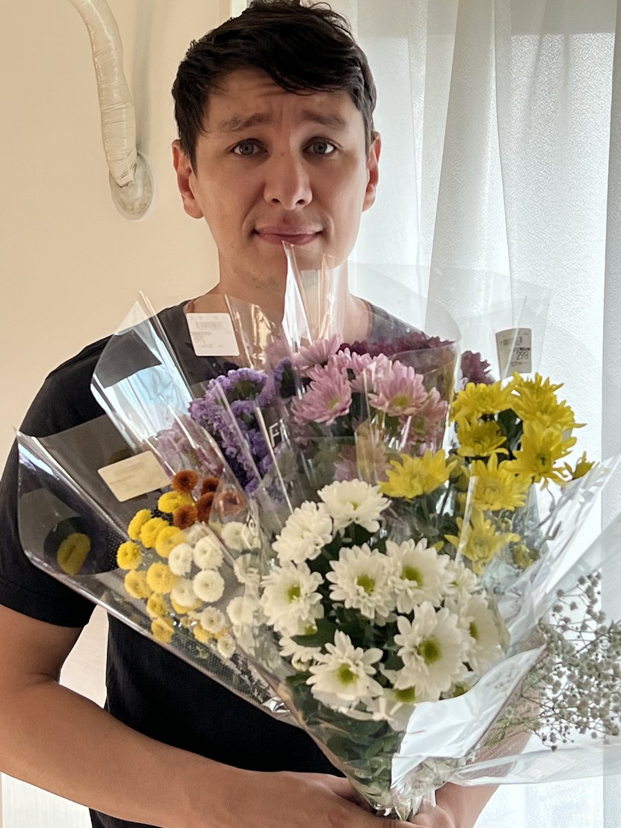 結婚記念日に日本の仏花である菊を買ってしまった 実は何も問題ないんです 意味より断然気持ちが大事 Togetter 結婚記念日に日本の仏花である菊を買ってしまった 実は何も問題ないんです 意味より断然気持ちが大事 Togetter