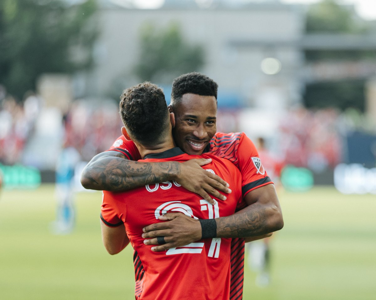 WakingtheRed's tweet photo. BOYS. ARE. BUZZING.

#TFCLive | 📸: @seanpollock https://t.co/ARrUrG01pL