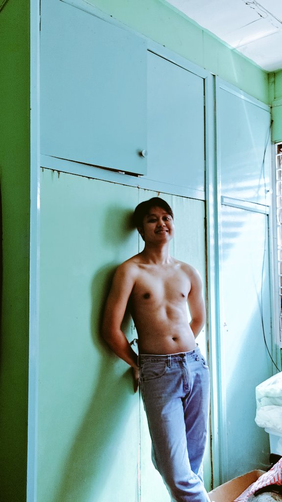 khizkee's tweet photo. 5'8, Moreno with pleasing personality ๐๐คช
Jeans ๐ Ad entry ๐๐
#classicjeans
#jeans
#goodjeans
#levis
@LEVIS
@LevisPhil https://t.co/yLfhwF7HCu