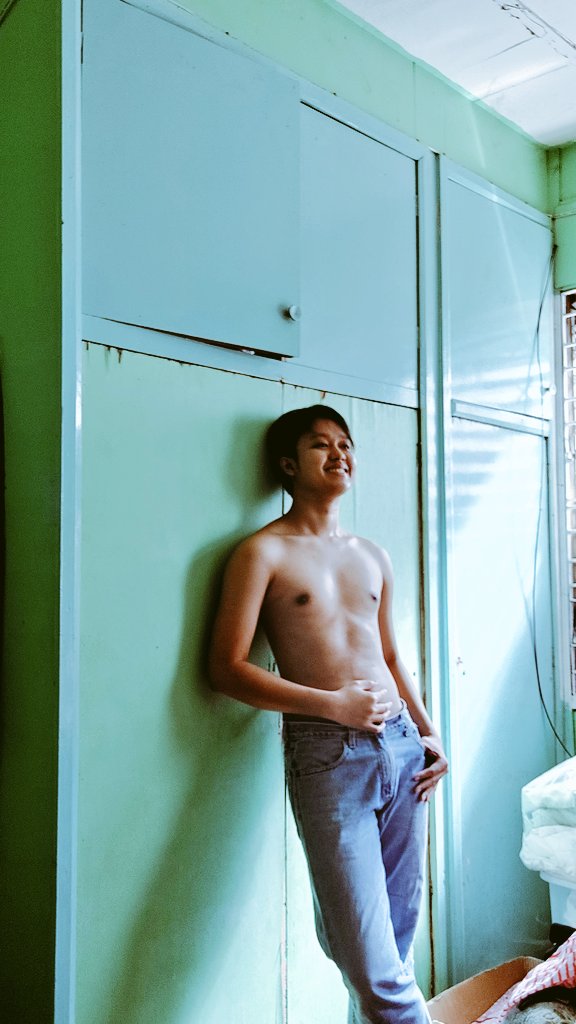 khizkee's tweet photo. 5'8, Moreno with pleasing personality ๐๐คช
Jeans ๐ Ad entry ๐๐
#classicjeans
#jeans
#goodjeans
#levis
@LEVIS
@LevisPhil https://t.co/yLfhwF7HCu