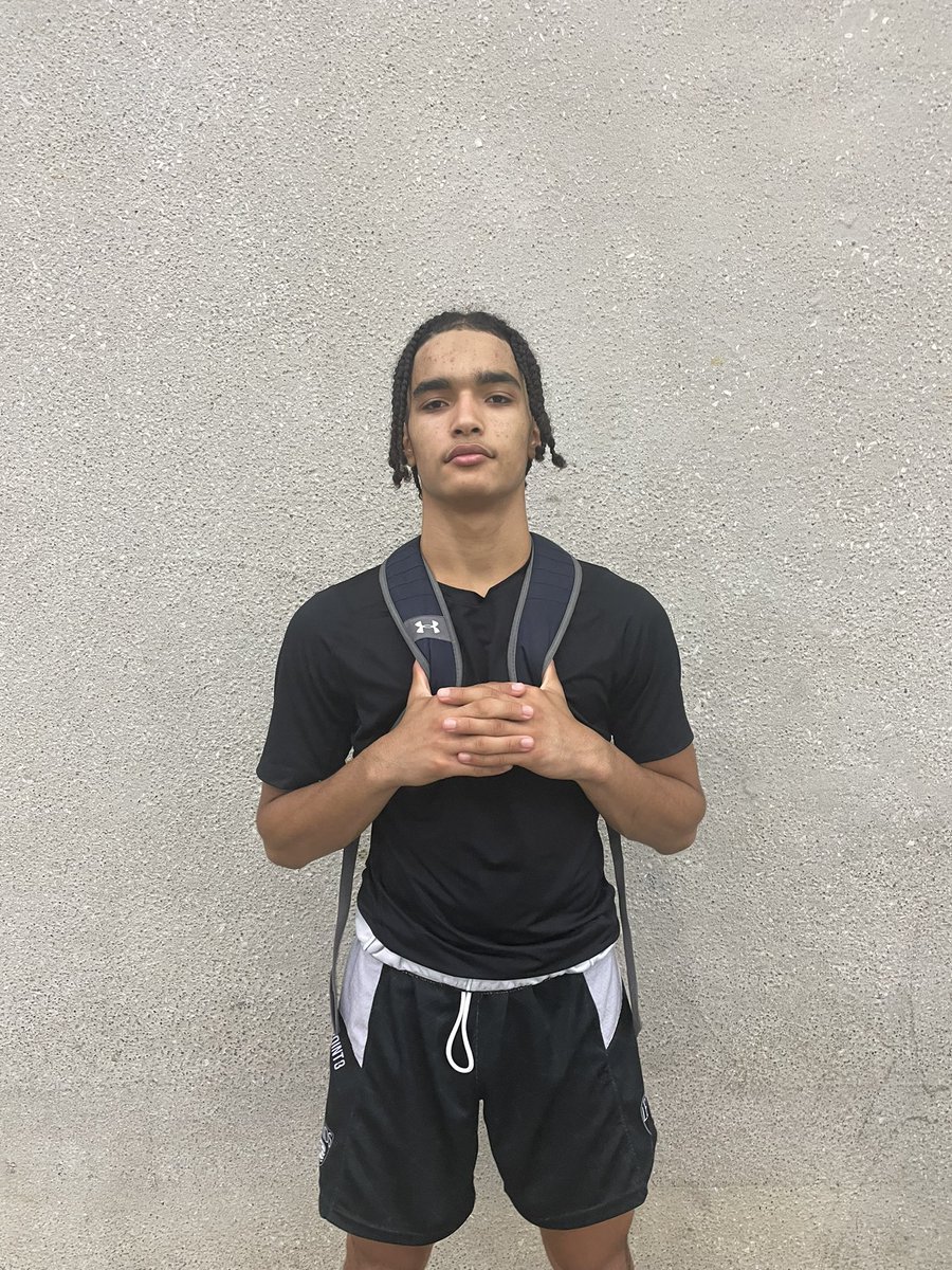 2025 Noa’sosa Friedman was fun to watch earlier this evening. A true PG that runs the show the Louisville Legends. Always under control - hardly ever will you see him get sped up. Constantly creating for his teammates &amp; himself. Causes havoc on the defensive end.