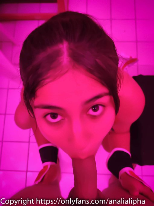 Dicen que tengo una mirada que enamora será verdad???
RT si te gustaría que mi mirada fuera para ti ???
https://t