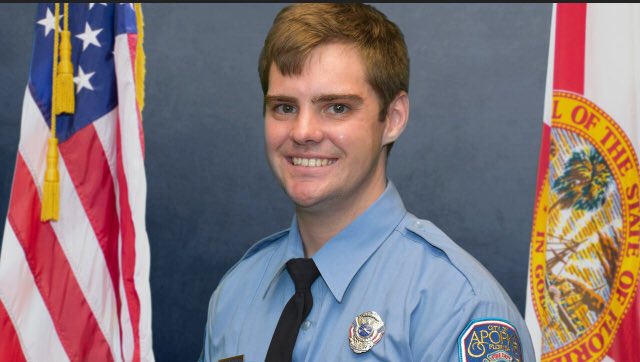 dora_pipes's tweet photo. Today, along with several other bands, the #cityofmountdorapipeband  participated in the funeral of Apopka Firefighter Austin Duran who died in the line of duty. #mountdora #cityofmountdora #cityofapopka https://t.co/KXSB8PS8Pa