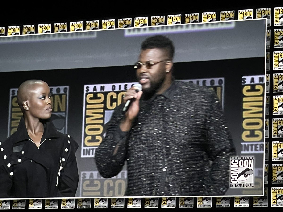 4_Y_E's tweet photo. Winston Duke getting the crowd hyped with the M’baku chant #BlackPantherWakandaForever #MarvelSDCC https://t.co/vFL5UAbAPq